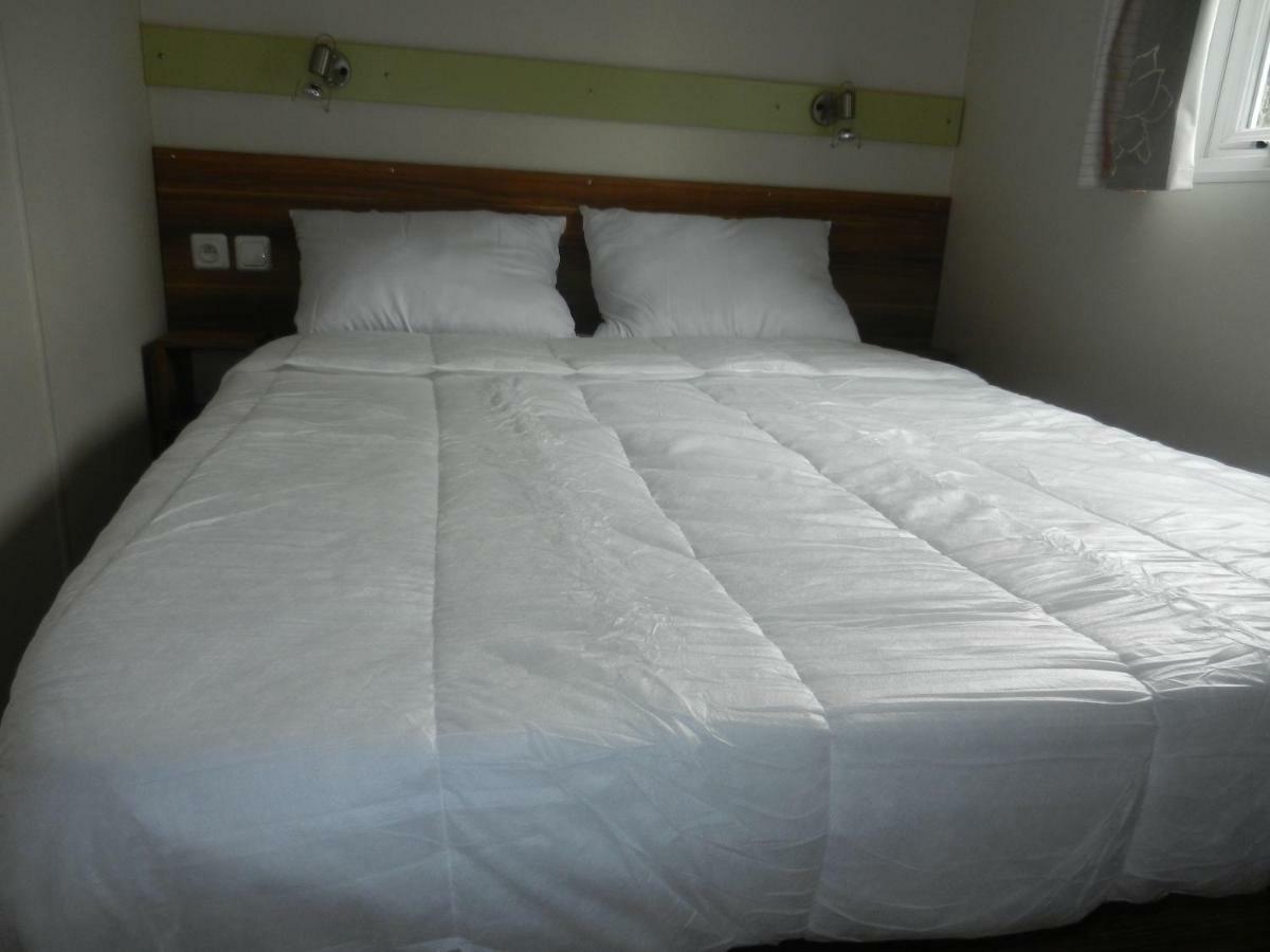 Mareva37 Guest House Trogues Екстериор снимка